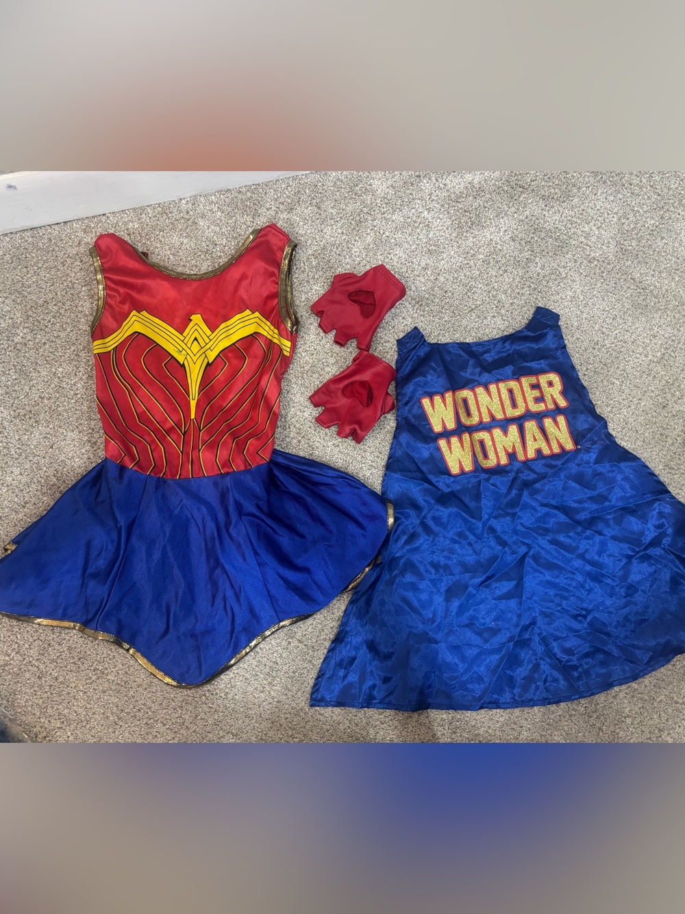 DC Comics Wonder Woman Superhero cosplay/ Halloween Costume girl’s small 5/6